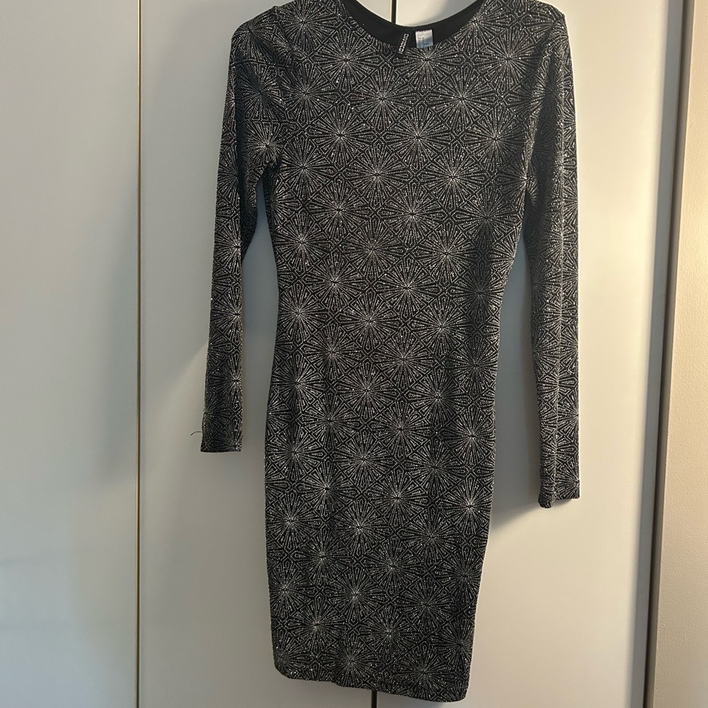 Elegant Black Patterned Dress